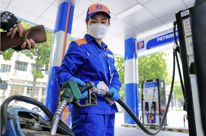Giá xăng dầu hôm nay 8.2.2023: Xăng trong nước kỳ tới được điều chỉnh thế nào?